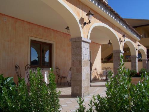 Hotel Castello Di Tavolara Loiri Porto San Paolo Exterior foto